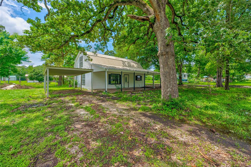 428 Lakewood Drive, Trinity, Texas image 2