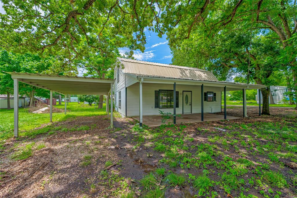 428 Lakewood Drive, Trinity, Texas image 1