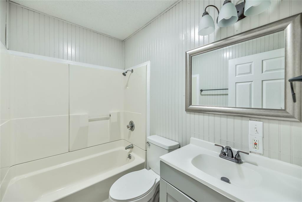 428 Lakewood Drive, Trinity, Texas image 11
