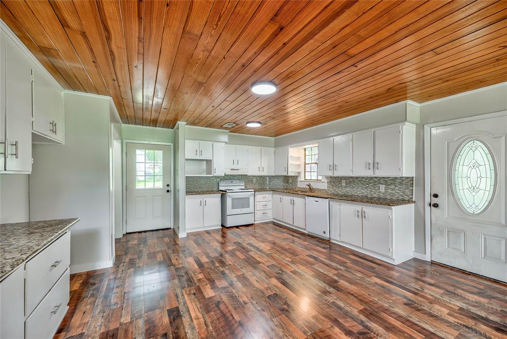 428 Lakewood Drive, Trinity, Texas image 8