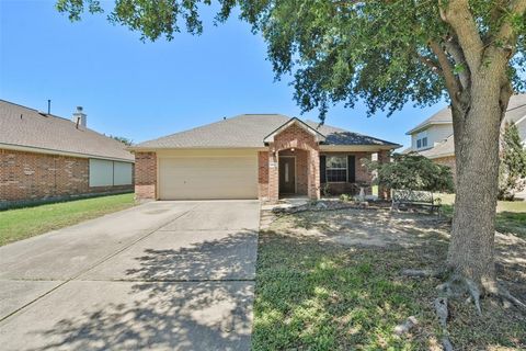 Single Family Residence in Humble TX 8819 Indian Maple Drive.jpg