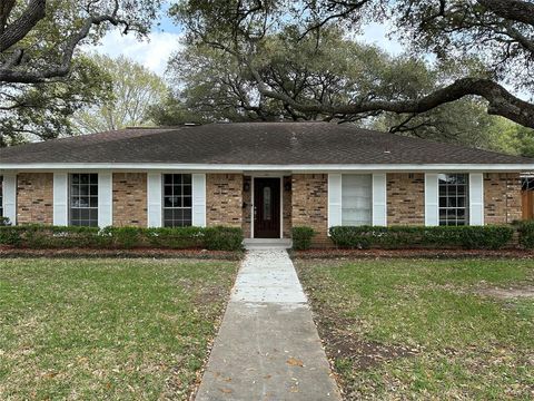 Single Family Residence in Richmond TX 2001 Briar Lane.jpg