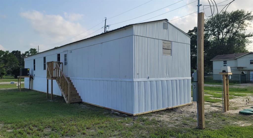 Photo 1 of 18 of 1407 Old Greens Road mobile home