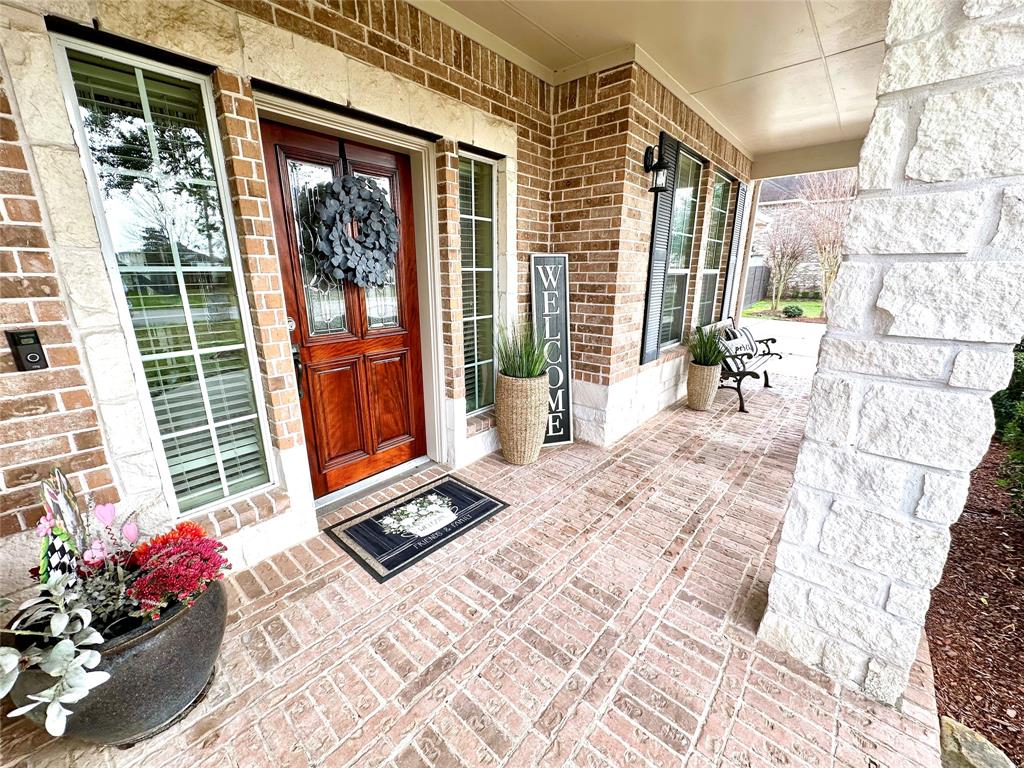2232 Lakeway Drive