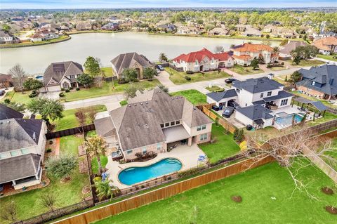 2232 Lakeway Drive Friendswood TX 77546
