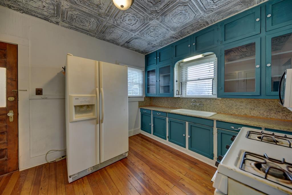 239 N Monroe St, La Grange, Texas image 6