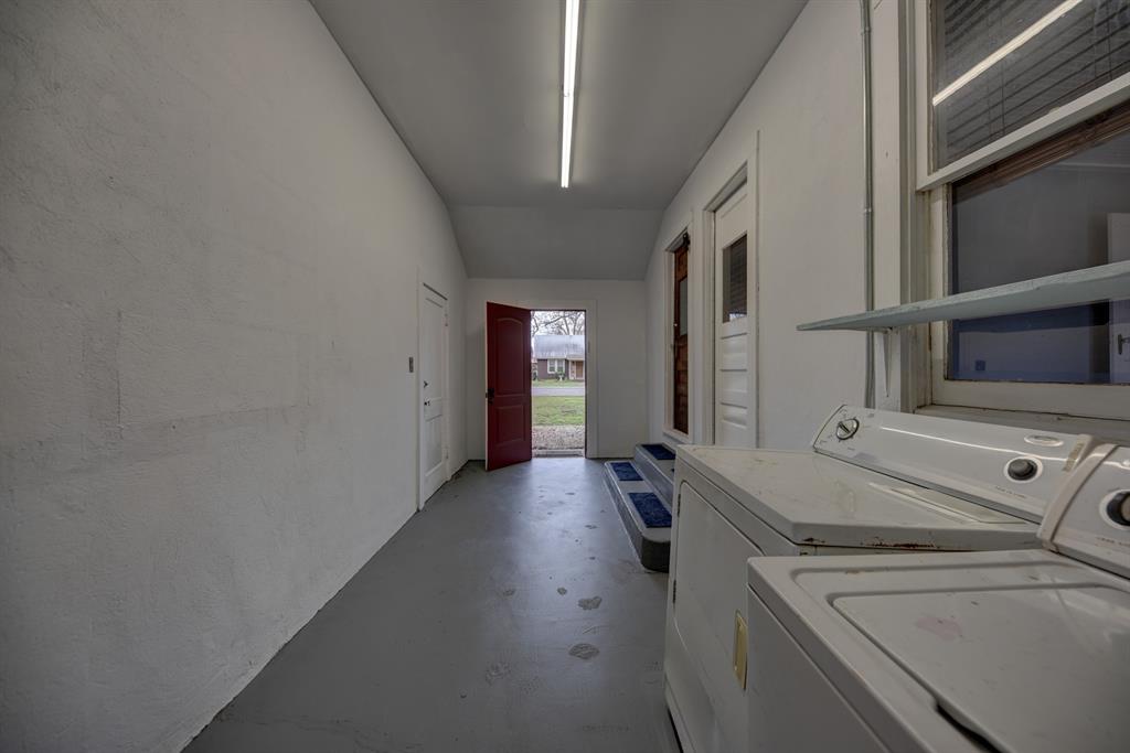 239 N Monroe St, La Grange, Texas image 36