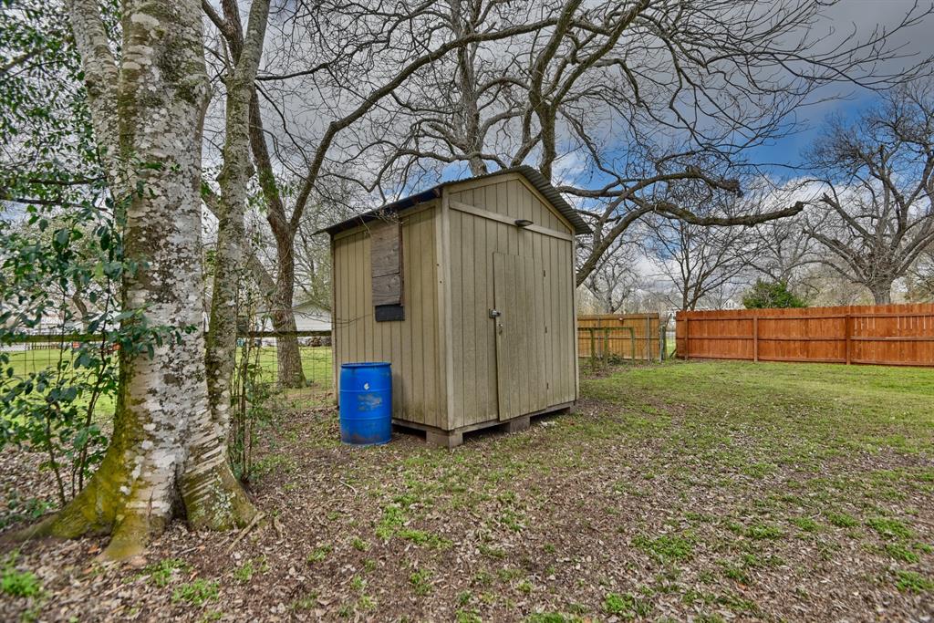 239 N Monroe St, La Grange, Texas image 32
