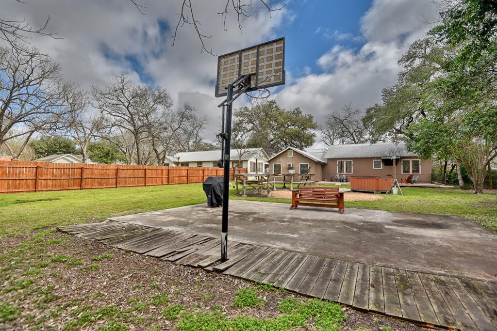 239 N Monroe St, La Grange, Texas image 33