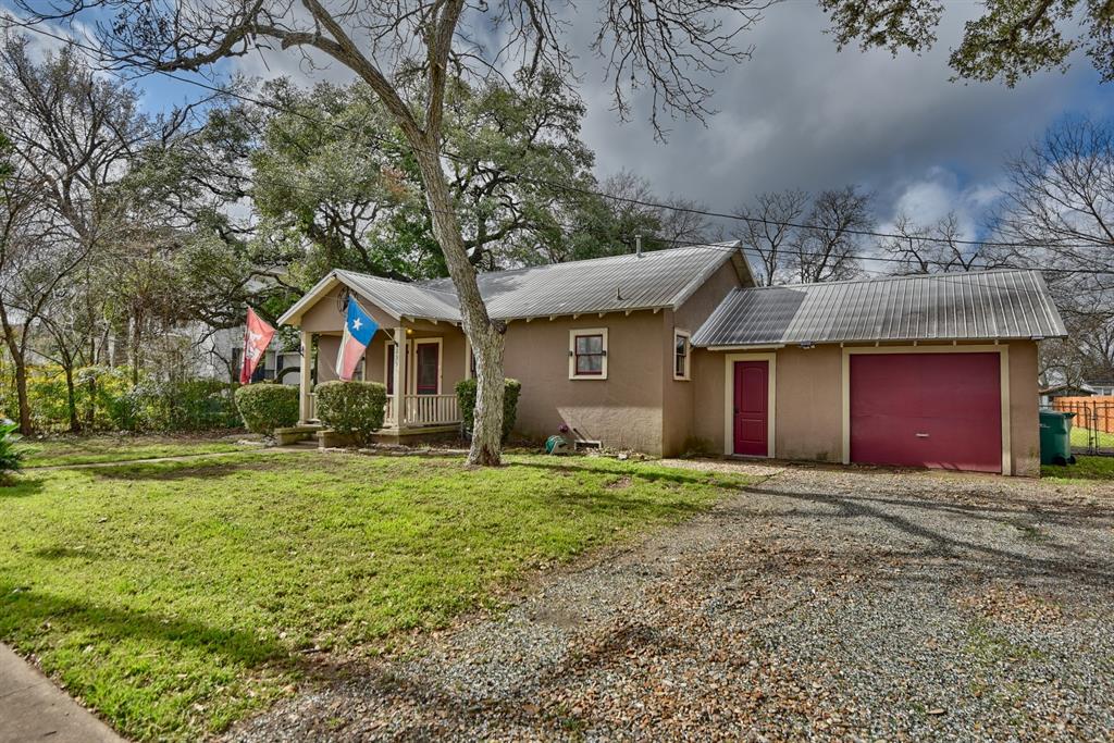 239 N Monroe St, La Grange, Texas image 3