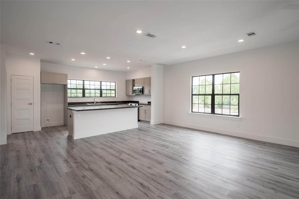 11905 N Hoa Sen Circle, Houston, Texas image 5