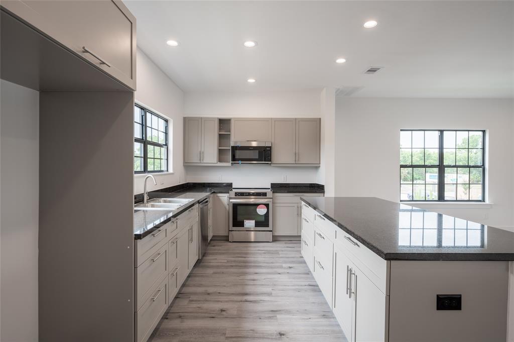 11905 N Hoa Sen Circle, Houston, Texas image 3