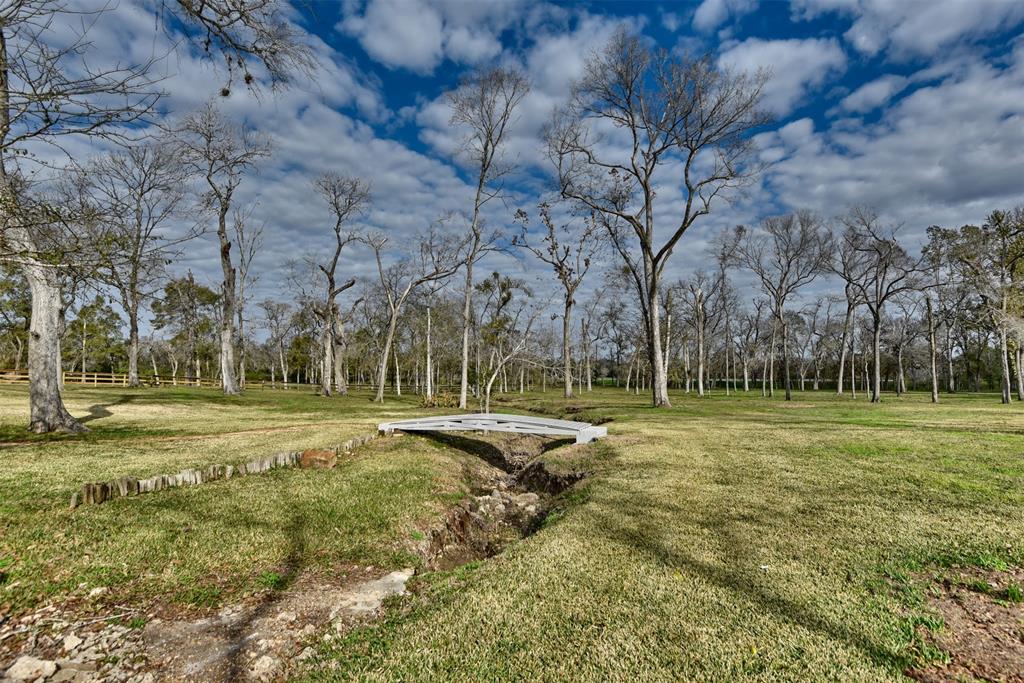 201 Heritage Trail, Bellville, Texas image 38