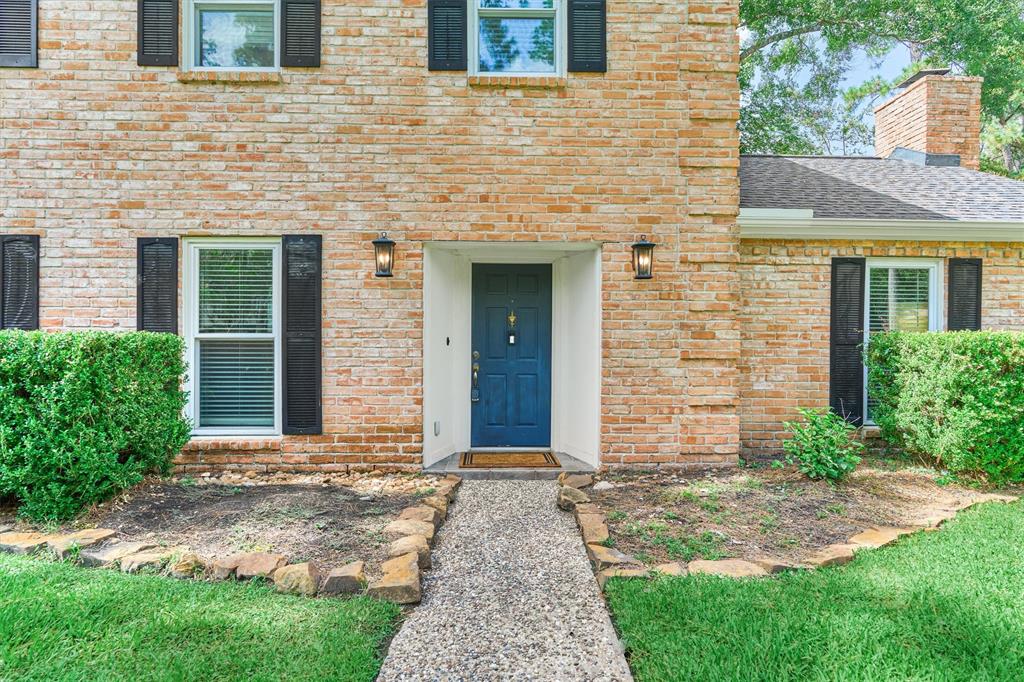 6314 Knollview Drive