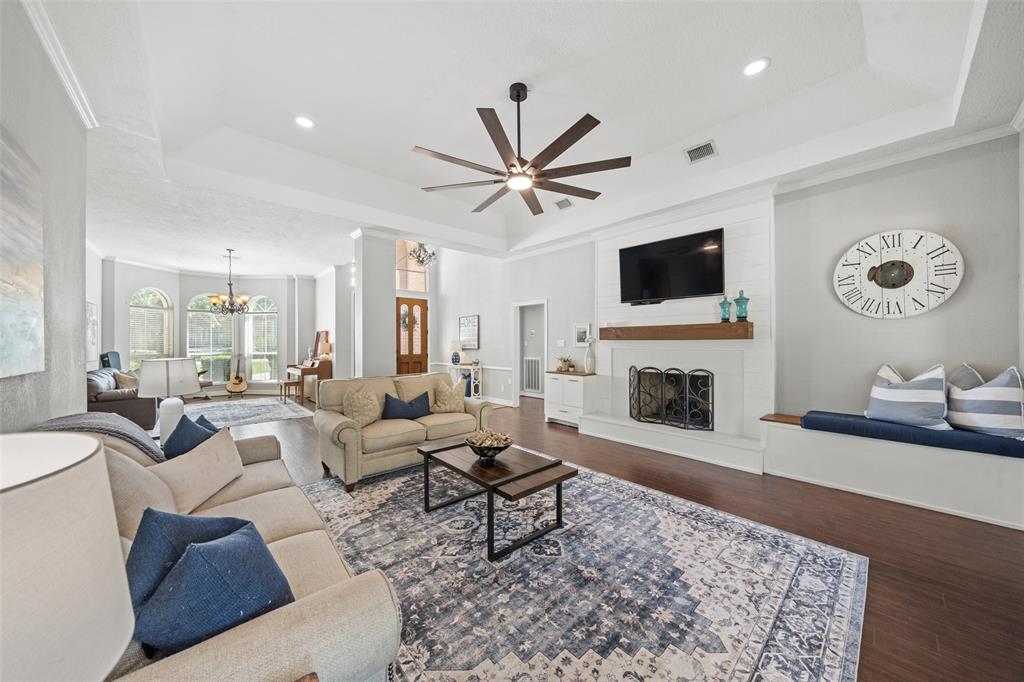 129 April Point Place, Conroe, Texas image 10