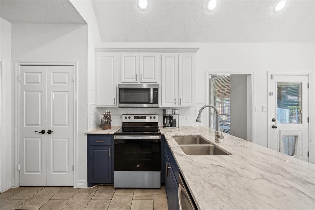 129 April Point Place, Conroe, Texas image 16