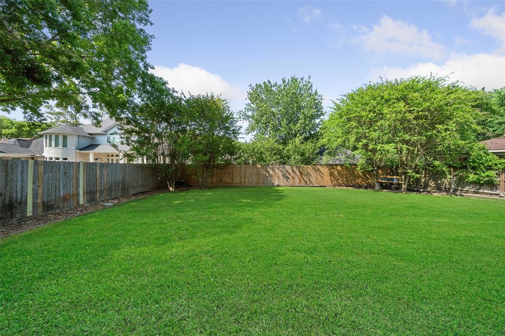 129 April Point Place, Conroe, Texas image 5
