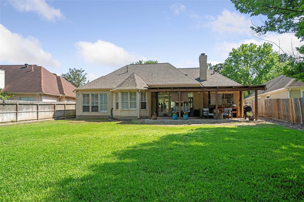 129 April Point Place, Conroe, Texas image 3