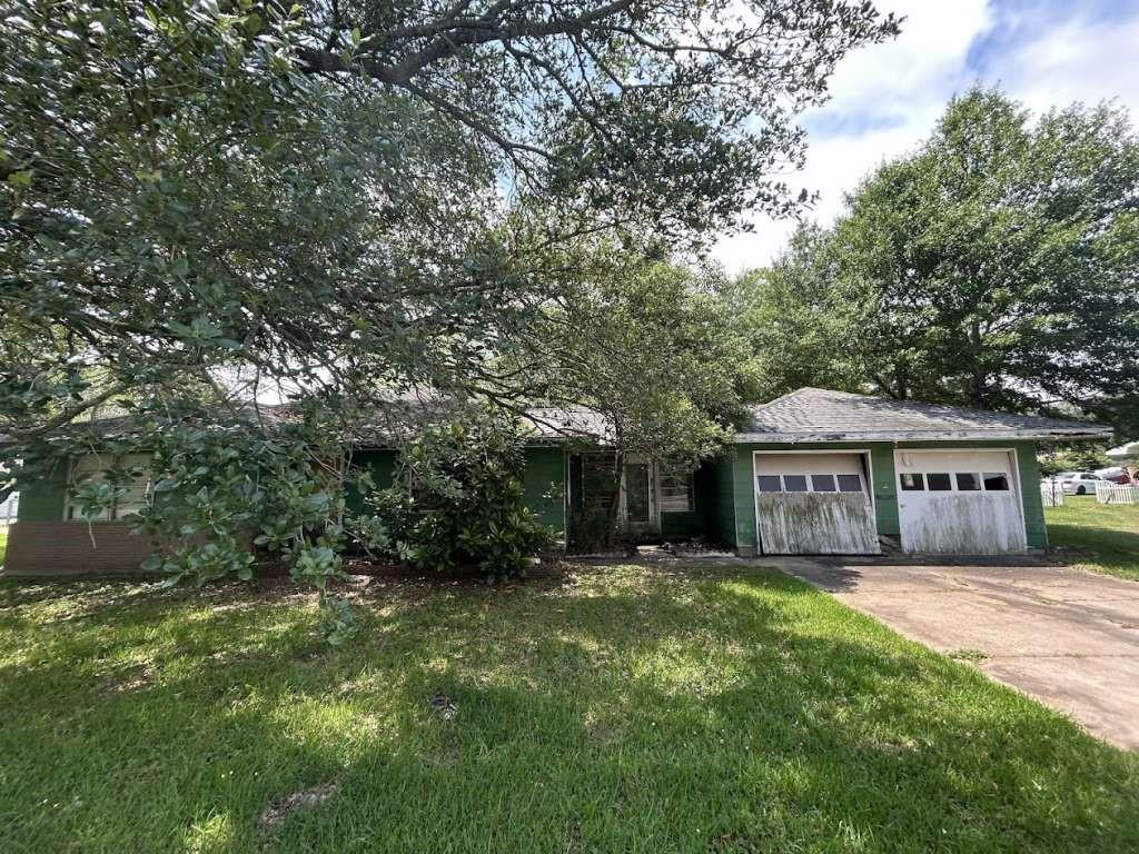 3429 Graves Avenue, Groves, Texas image 1