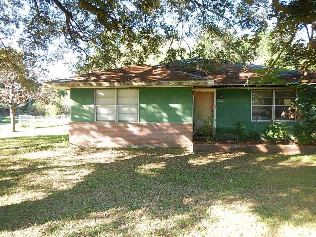 3429 Graves Avenue, Groves, Texas image 2