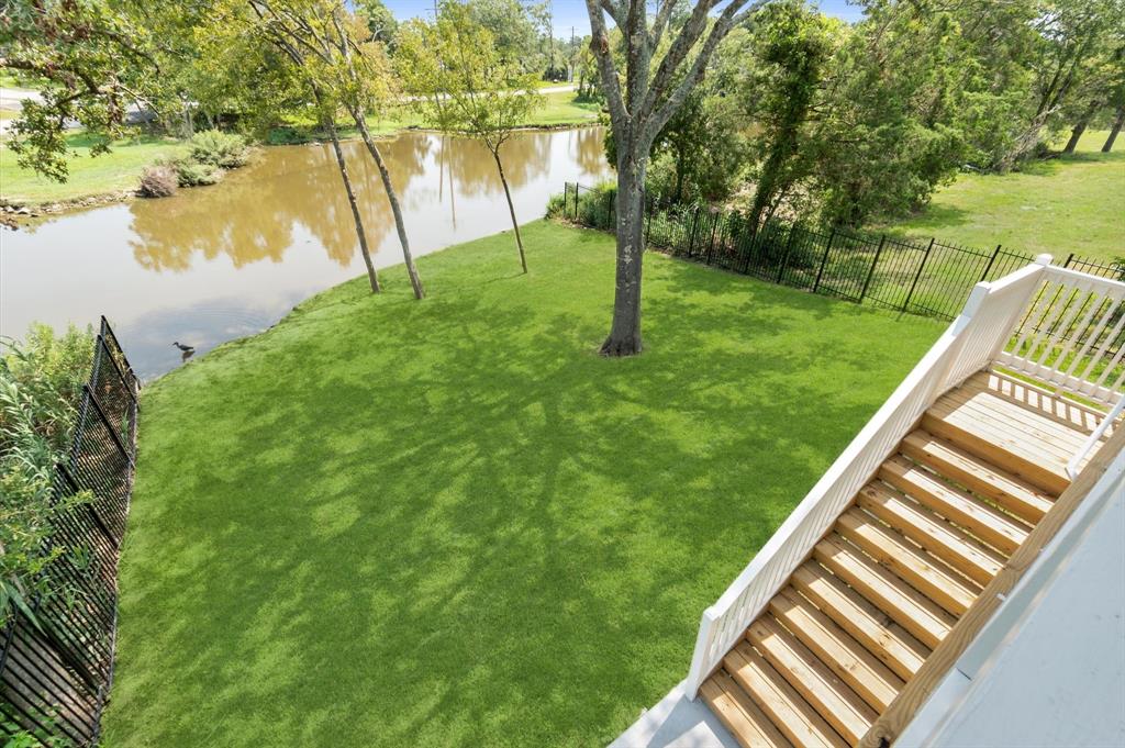 3801 Peacock Isle Drive, Dickinson, Texas image 32