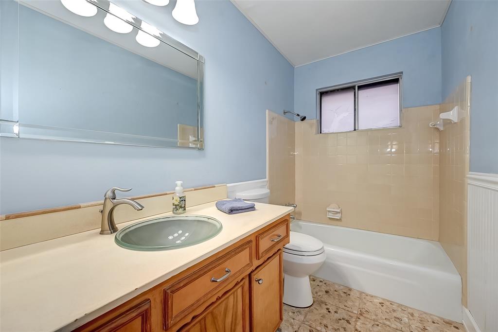 Photo 17 of 29 of 14407 Foxford Way house