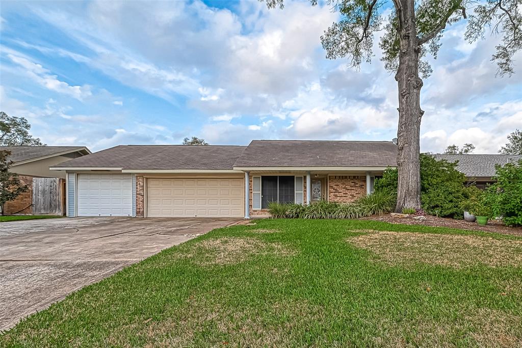 Photo 5 of 29 of 14407 Foxford Way house