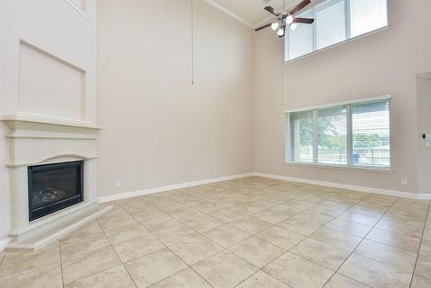 Single Family Residence in Katy TX 5819 Green Meadows Lane 26.jpg