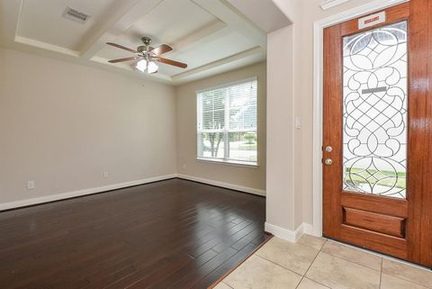 Single Family Residence in Katy TX 5819 Green Meadows Lane 12.jpg