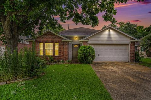 A home in Bacliff