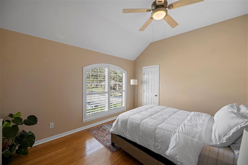 5918 Capella Park Drive, Spring, Texas image 25