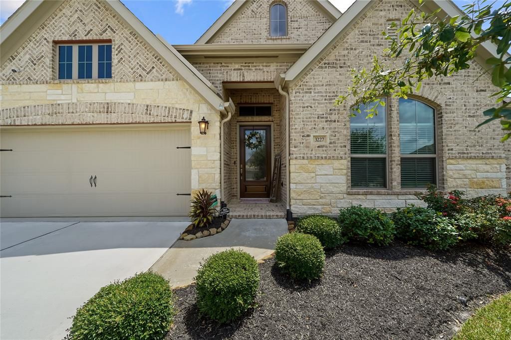 Photo of 3227 Skylark Valley Trace, Houston, TX 77365 (MLS # 97360913)