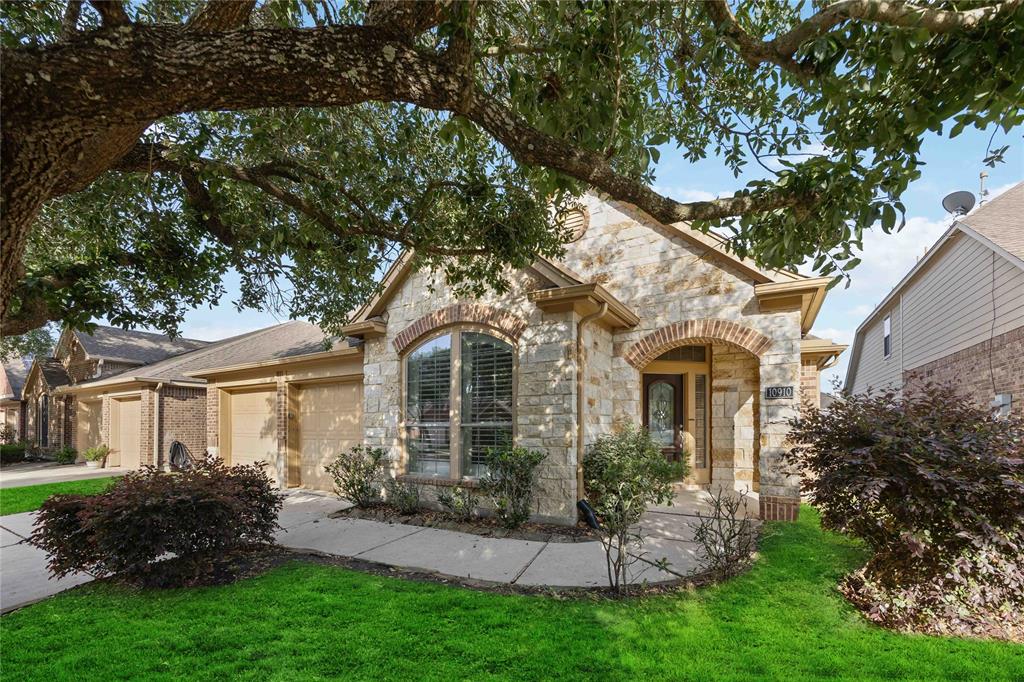 10910 Brighton Gardens Drive