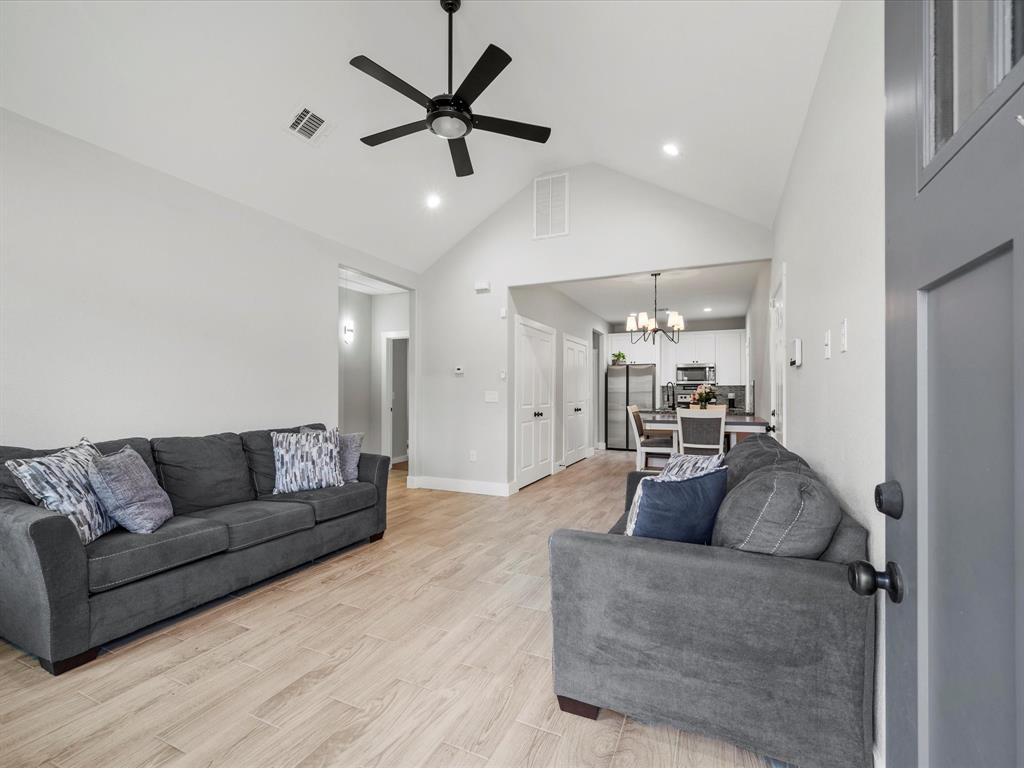 16322 Crockett Martin Estates Drive, Conroe, Texas image 3