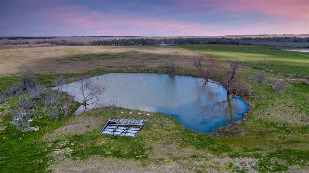 62 County Road 448, Waelder, Texas image 8