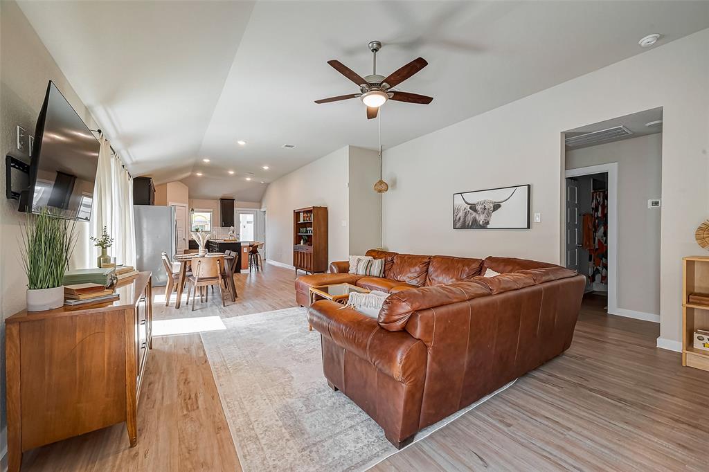 2470 Saddlecreek, Alvin, Texas image 7