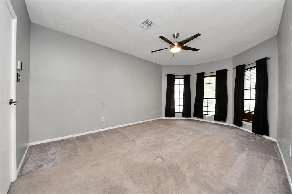509 W Nottingham Drive, League City, Texas image 11