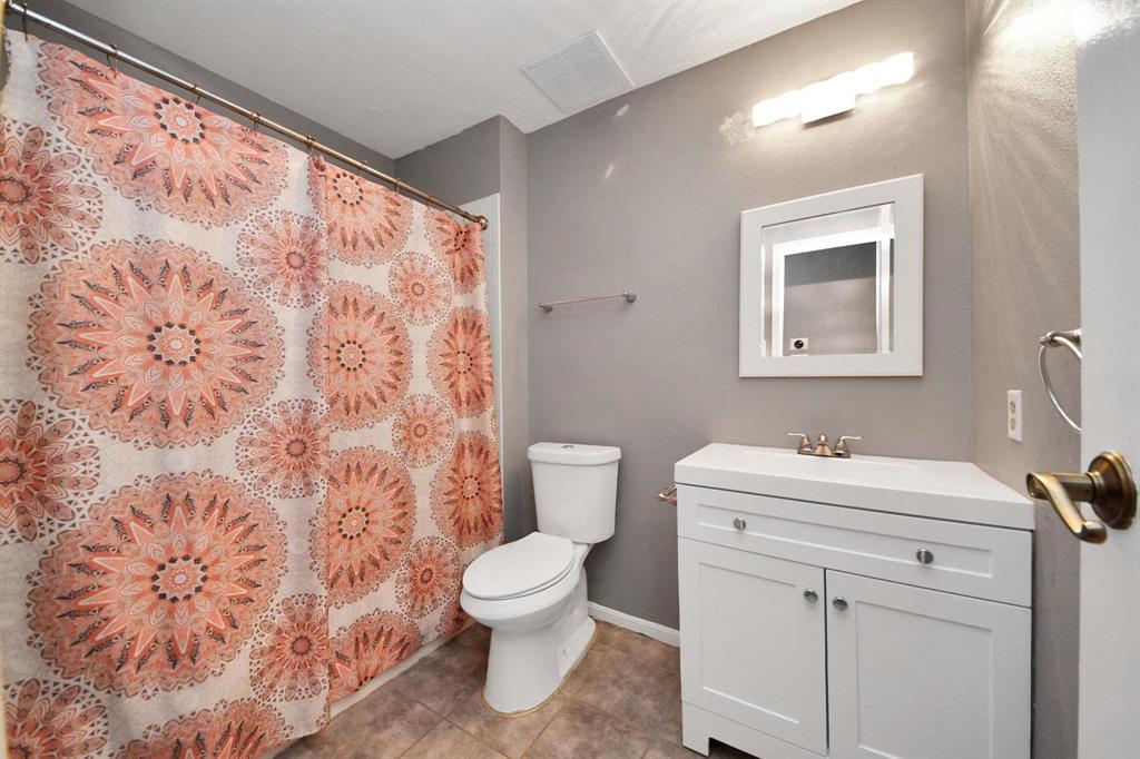 509 W Nottingham Drive, League City, Texas image 19