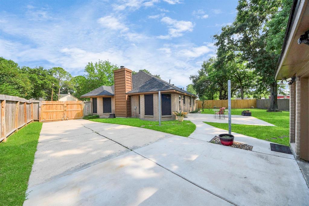509 W Nottingham Drive, League City, Texas image 22