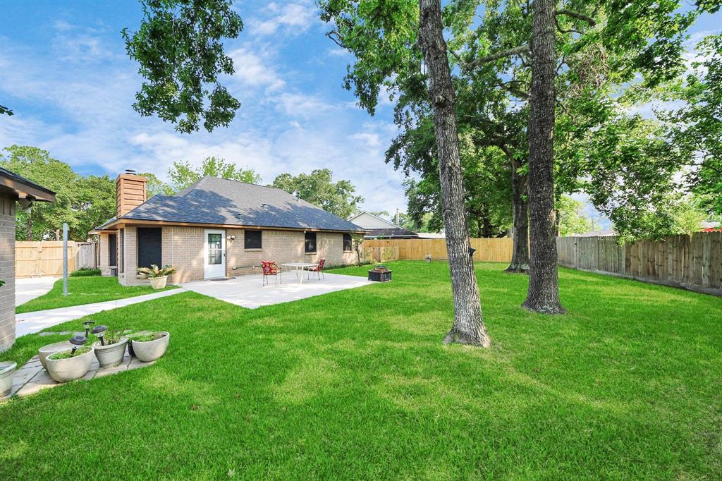 509 W Nottingham Drive, League City, Texas image 21