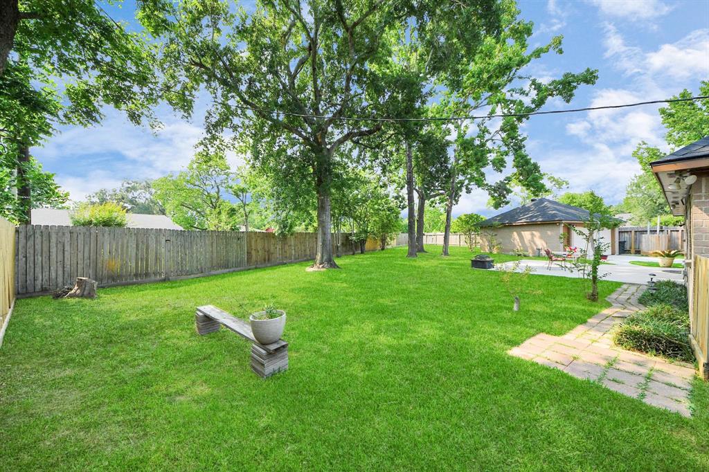 509 W Nottingham Drive, League City, Texas image 25