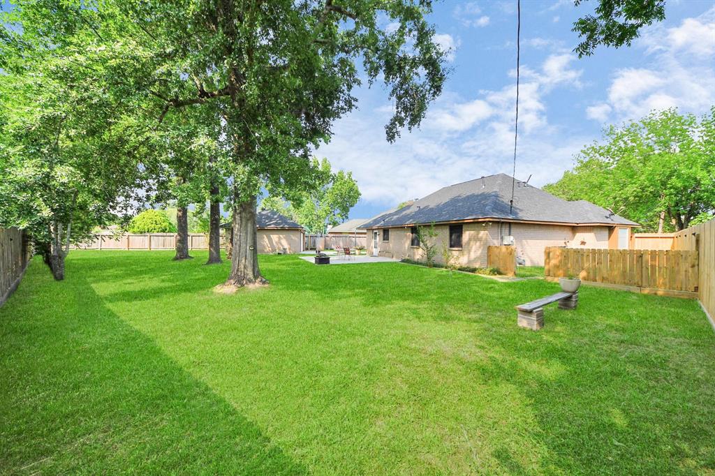 509 W Nottingham Drive, League City, Texas image 26