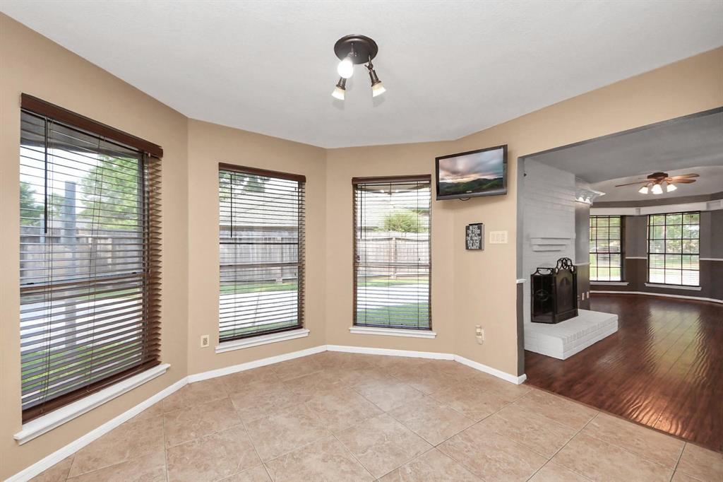 509 W Nottingham Drive, League City, Texas image 8