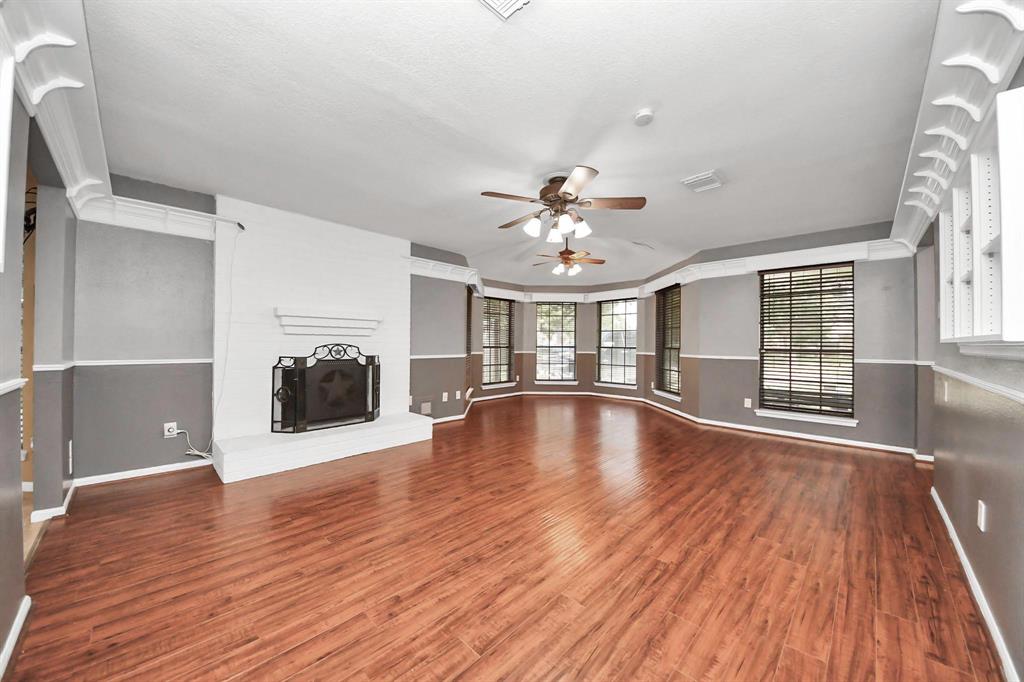 509 W Nottingham Drive, League City, Texas image 6