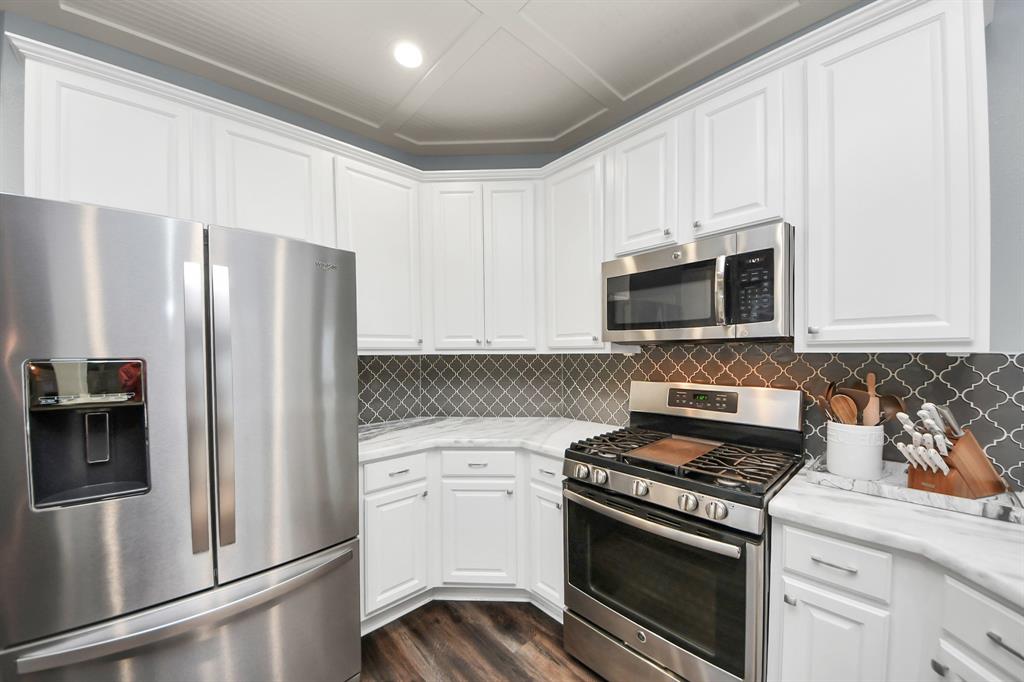 8202 Pinewood Canyon Lane, Humble, Texas image 11