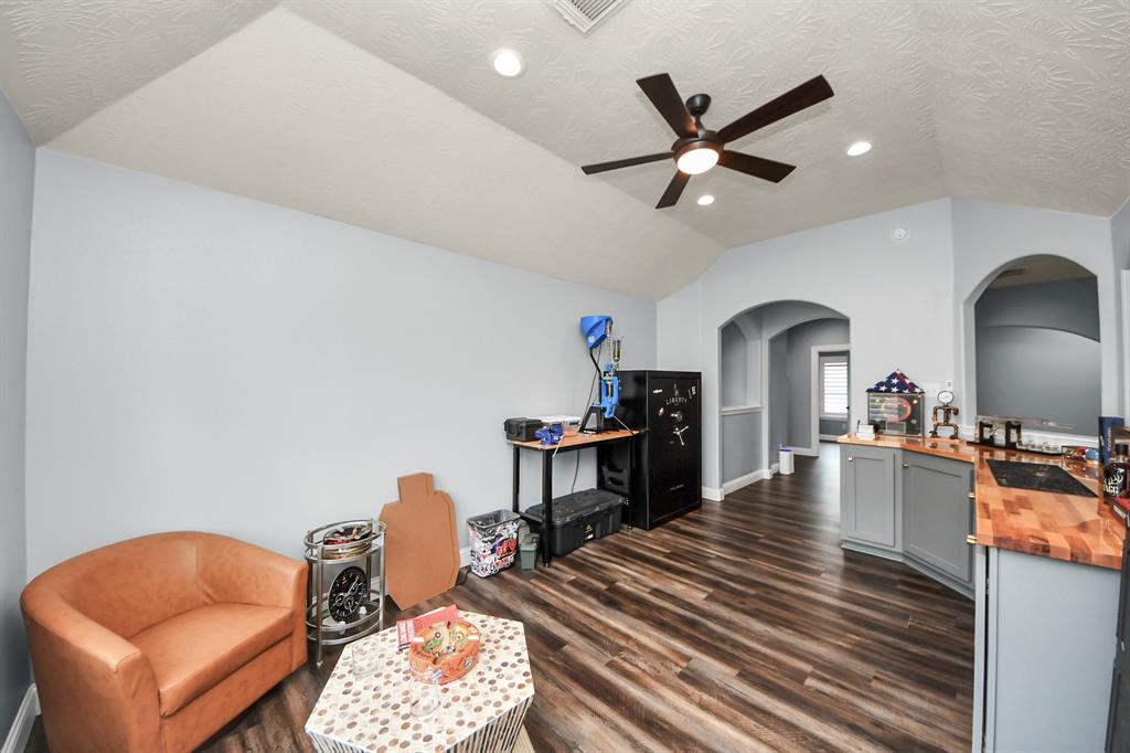 8202 Pinewood Canyon Lane, Humble, Texas image 31