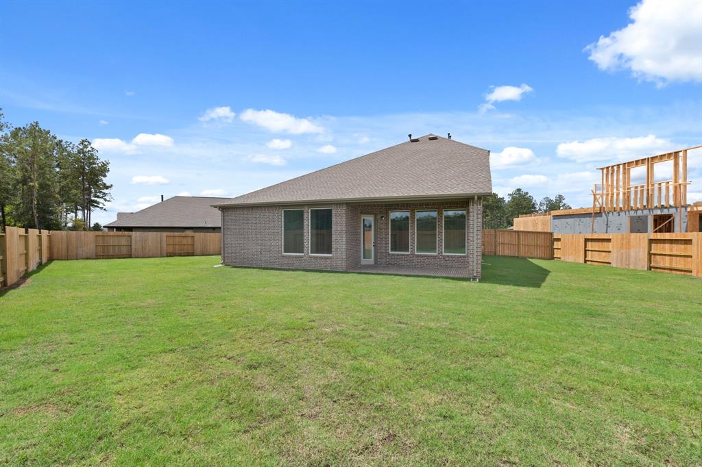 404 Emory Peak Lane, New Caney, Texas image 11