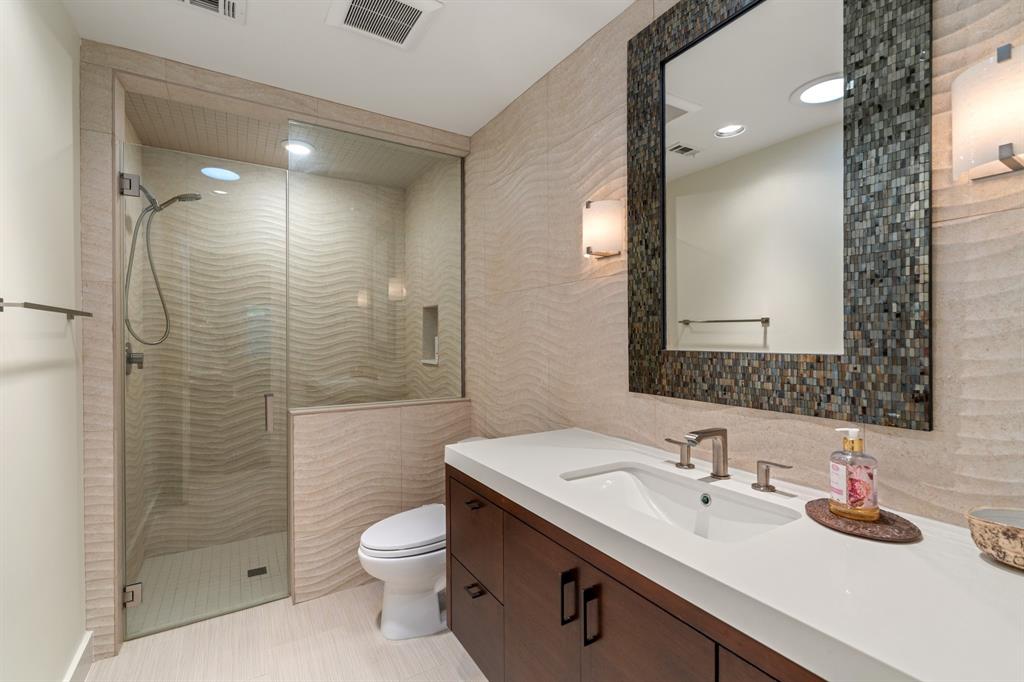 12 E Rivercrest Drive, Houston, Texas image 26