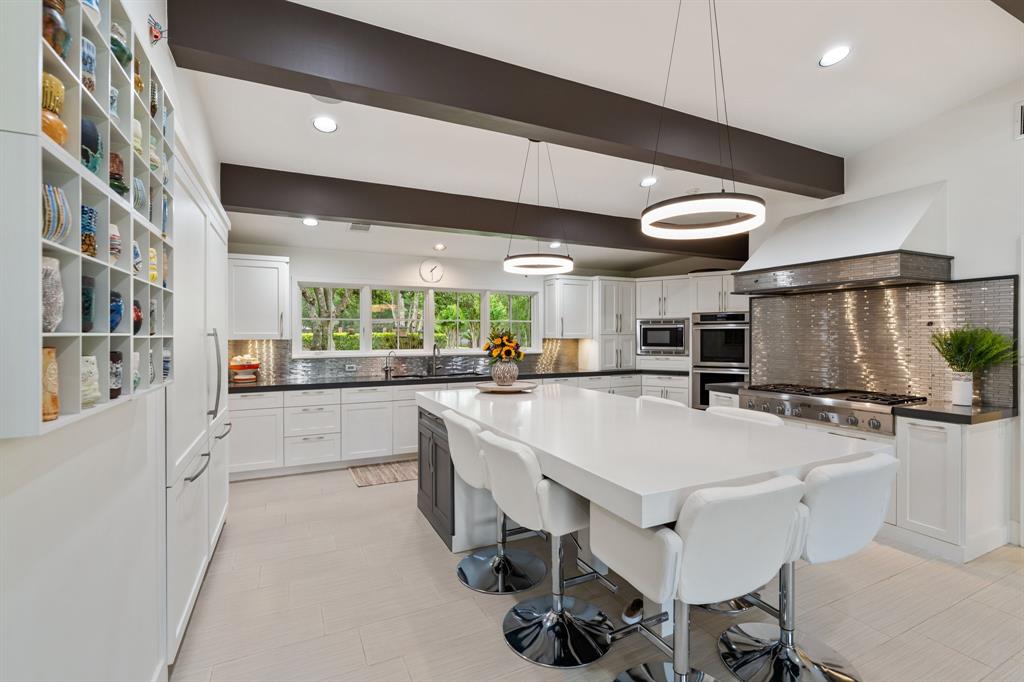 12 E Rivercrest Drive, Houston, Texas image 11