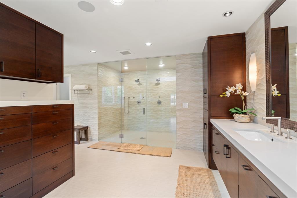 12 E Rivercrest Drive, Houston, Texas image 23